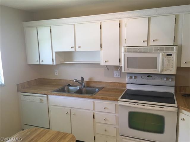 7026 Cedarhurst DR, Fort Myers, FL 33919