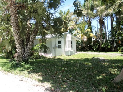 7490 Pentz Rd., Bokeelia, FL 33922