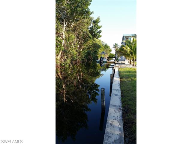 8209 Moyer LN, Bokeelia, FL 33922
