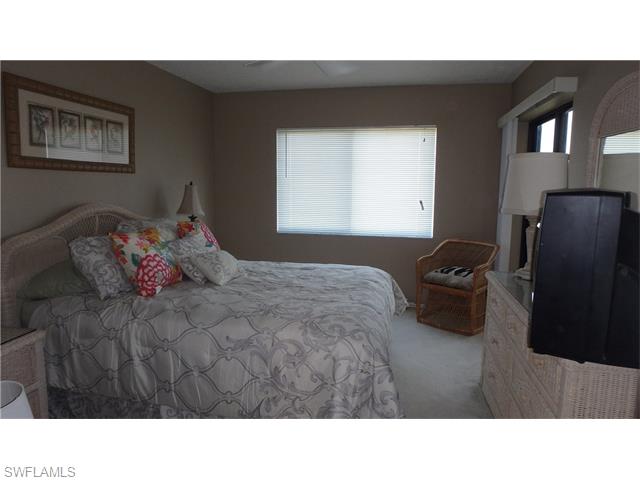 400 Lenell RD, Fort Myers Beach, FL 33931
