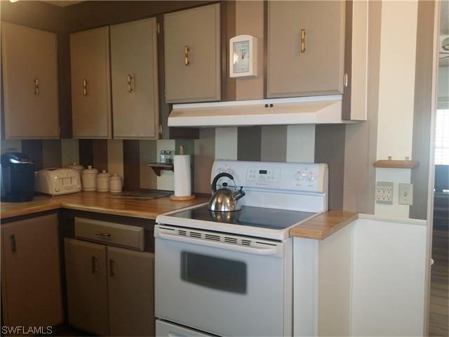 30 Doubloon WAY, Fort Myers Beach, FL 33931