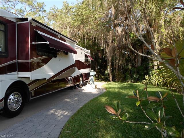 3027 Riverboat LNDG, Labelle, FL 33935