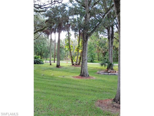 N Oak ST, Labelle, FL 33935