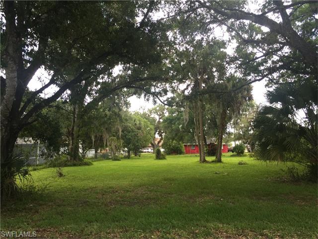 College ST, Labelle, FL 33935