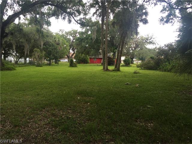 College ST, Labelle, FL 33935
