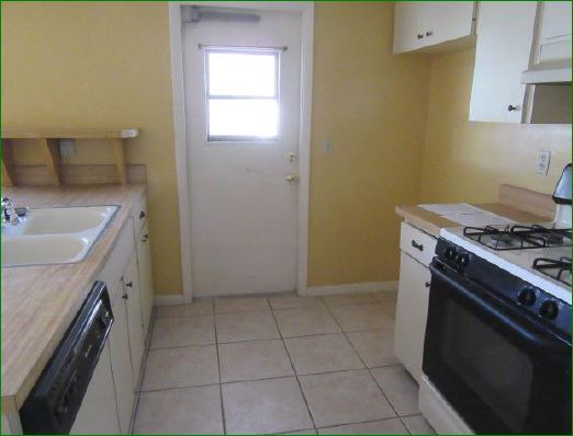 2 Parkwood VillasLehigh Acres, FL, 33936Lee County
