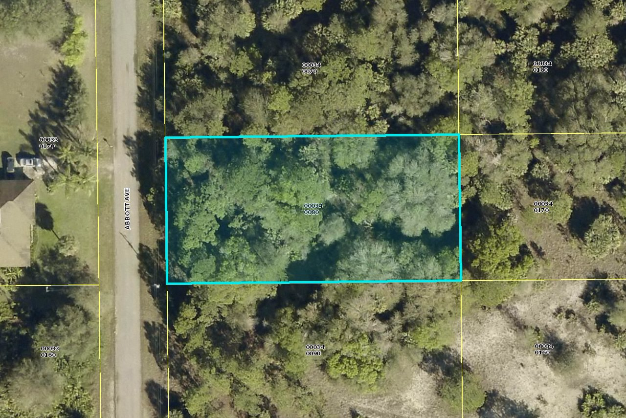 208 Abbott Ave., Lehigh Acres, FL 33936