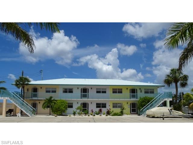 3215 STRINGFELLOW RD, ST. James City, FL 33956