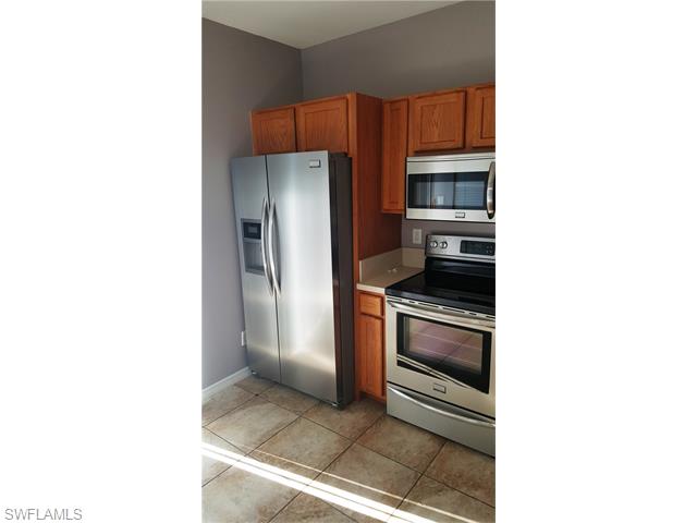 9806 Roundstone CIR, Fort Myers, FL 33967