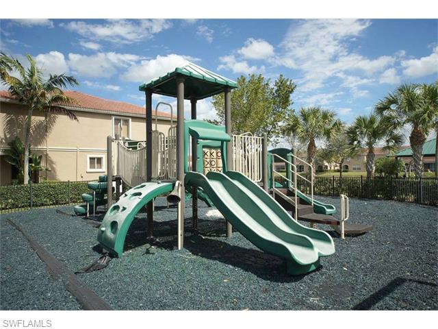 9806 Roundstone CIR, Fort Myers, FL 33967