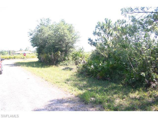 2812Laura Ave, Lehigh Acres, FL 33971