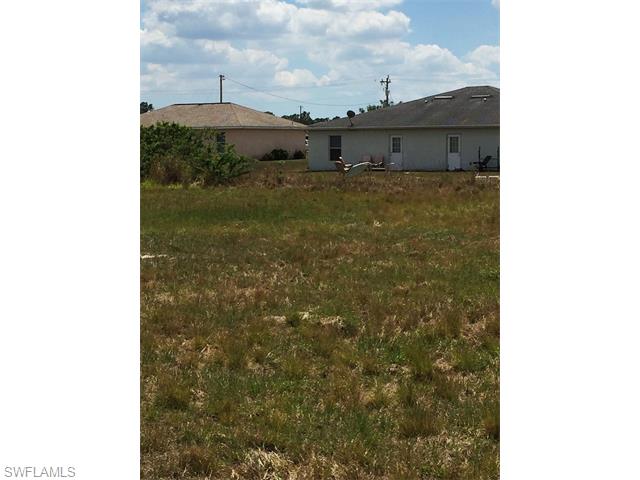 374 Petite AVE, Lehigh Acres, FL 33974