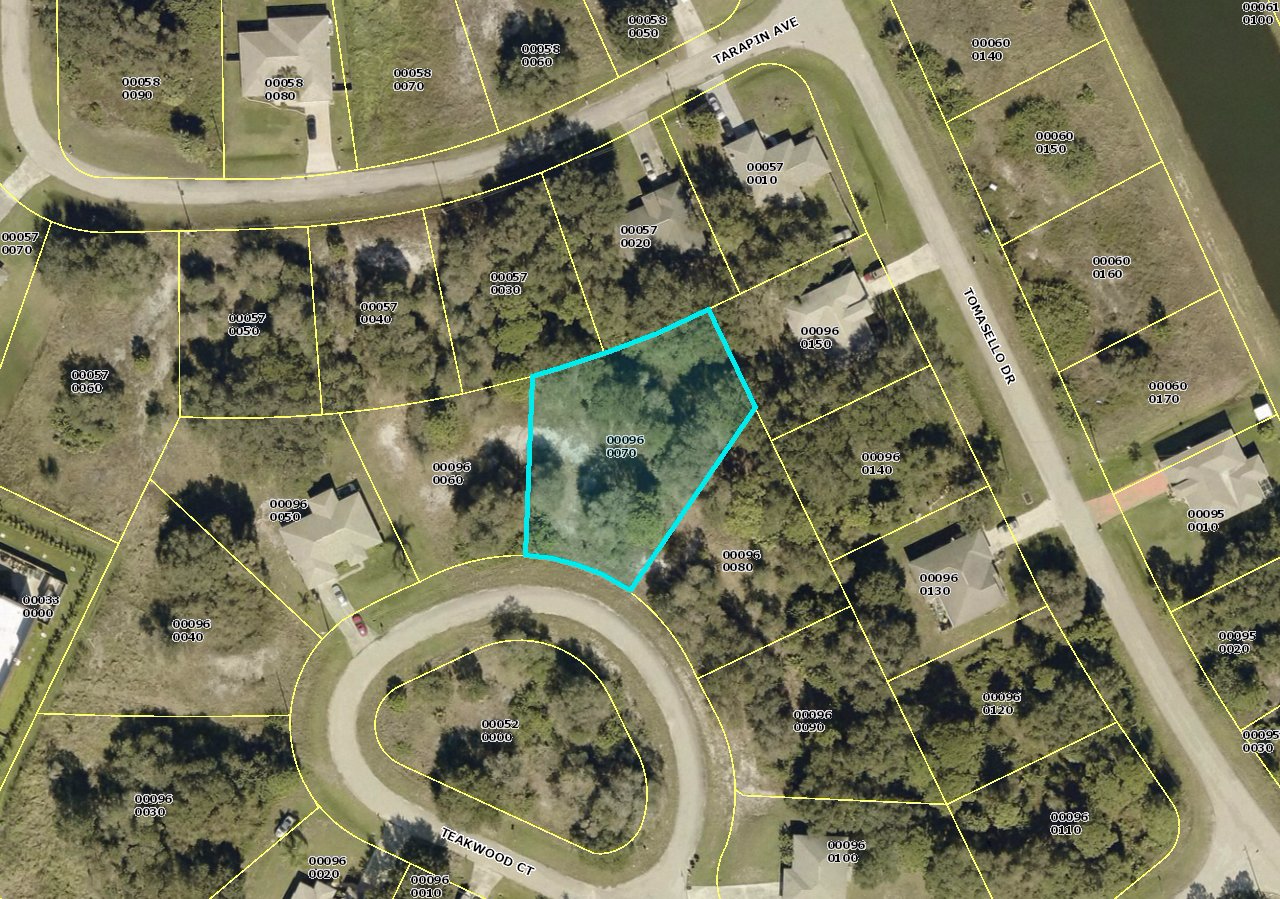 113 Teakwood Ct., Lehigh Acres, FL 33974