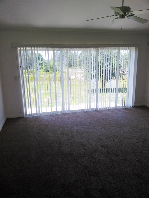 504 Ames St. E., Lehigh Acres, FL 33974