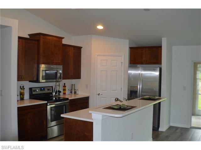 2605 24th ST SW, Lehigh Acres, FL 33976