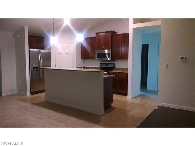 2605 24th ST SW, Lehigh Acres, FL 33976