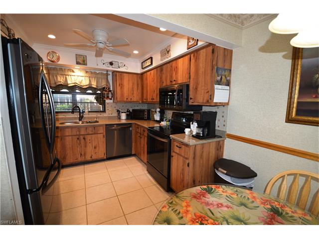 621 SE 12th AVE, Cape Coral, FL 33990