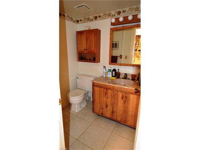 621 SE 12th AVE, Cape Coral, FL 33990