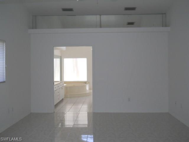 2110 SE 14th TER, Cape Coral, FL 33990