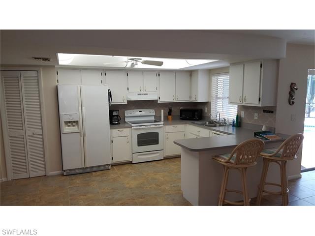 1208 SE 17th ST, Cape Coral, FL 33990