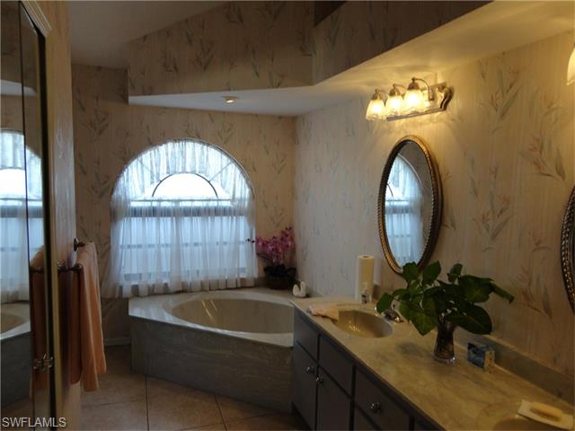 1924 SE 6th LN, Cape Coral, FL 33990