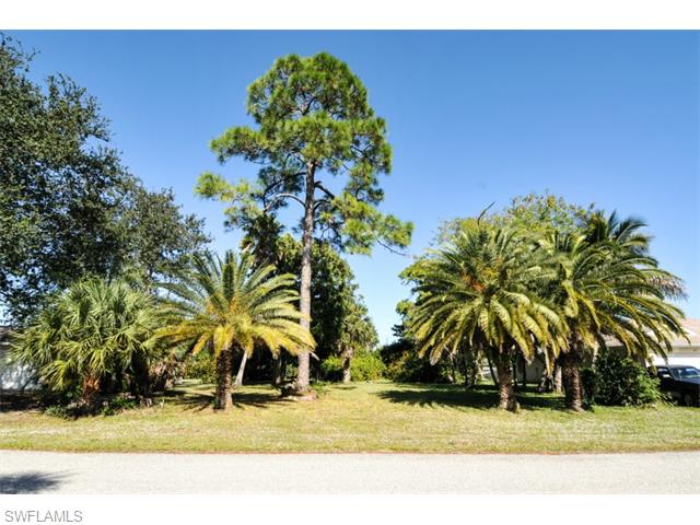 2207 SE 11th ST, Cape Coral, FL 33990