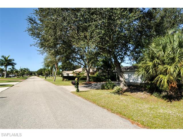 2207 SE 11th ST, Cape Coral, FL 33990