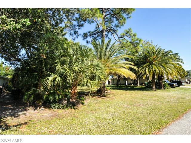2207 SE 11th ST, Cape Coral, FL 33990