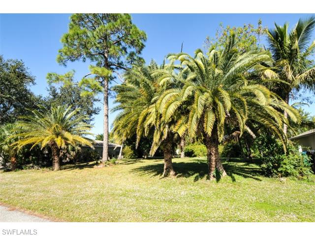 2207 SE 11th ST, Cape Coral, FL 33990