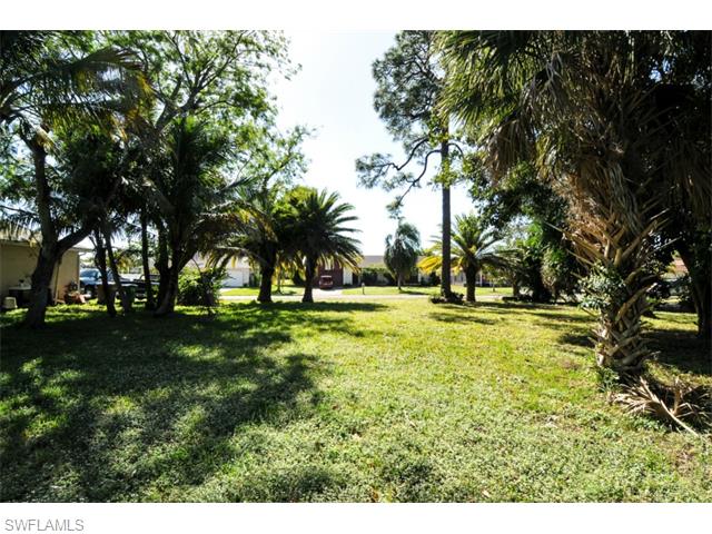 2207 SE 11th ST, Cape Coral, FL 33990