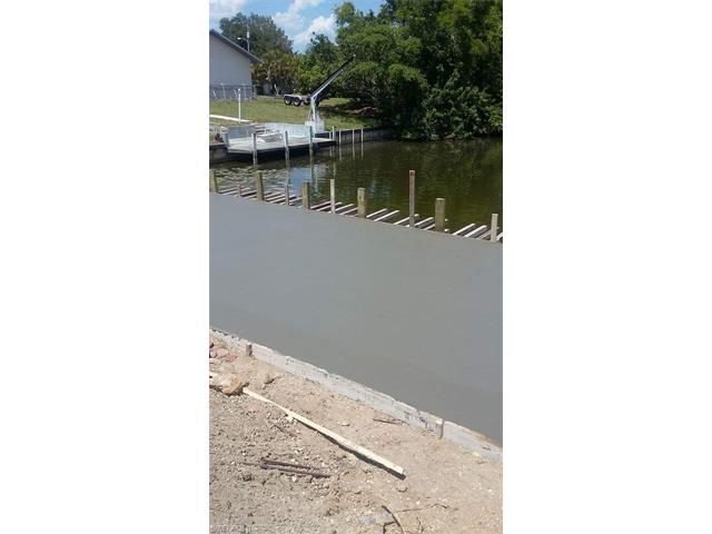 659 SE 16th PL, Cape Coral, FL 33990