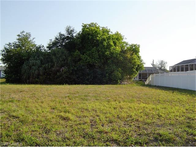 312 Nicholas PKY E, Cape Coral, FL 33990