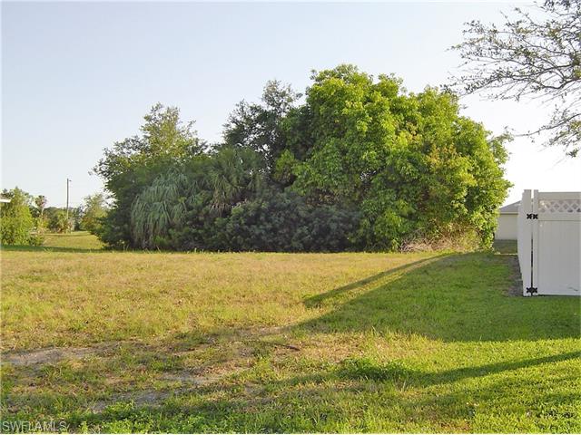 312 Nicholas PKY E, Cape Coral, FL 33990