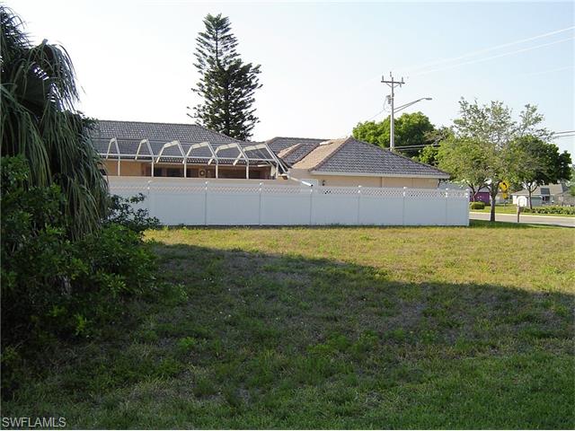 312 Nicholas PKY E, Cape Coral, FL 33990
