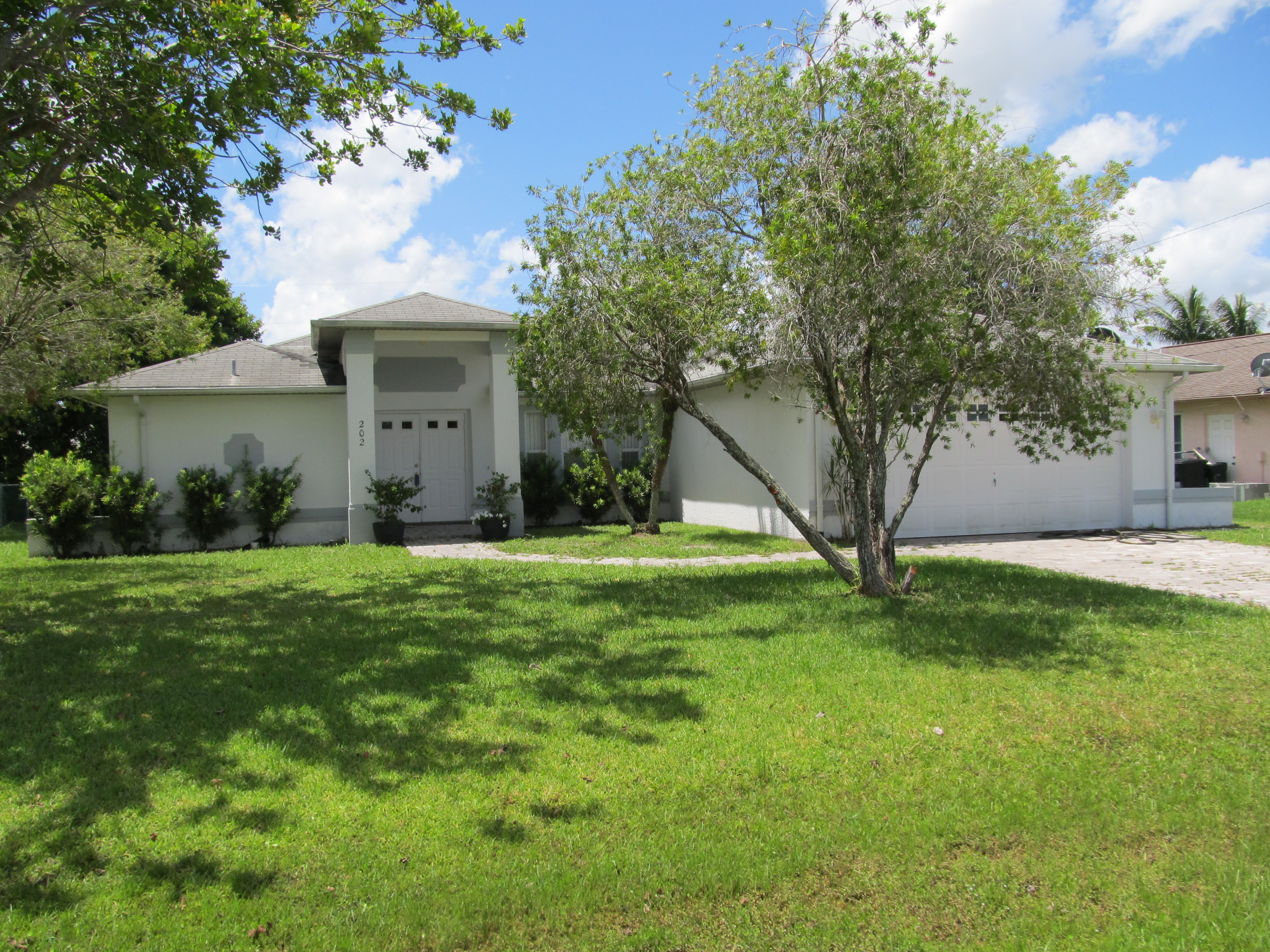 202 SE 19th St, Cape Coral, FL 33990