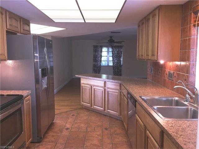 2023 SW 15th AVE, Cape Coral, FL 33991