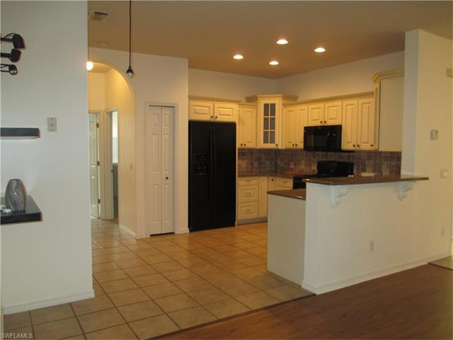 409 Emerald Cove LN, Cape Coral, FL 33991