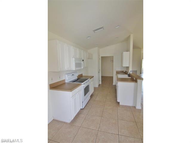 2512 Woodbourne PL, Cape Coral, FL 33991