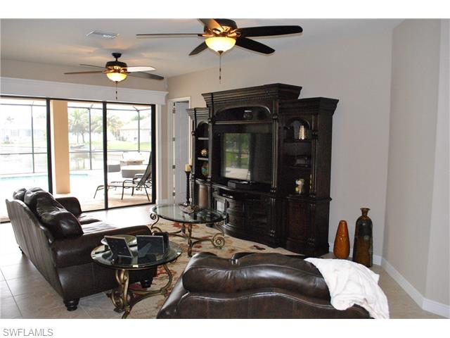 607 SW 6th AVE, Cape Coral, FL 33991