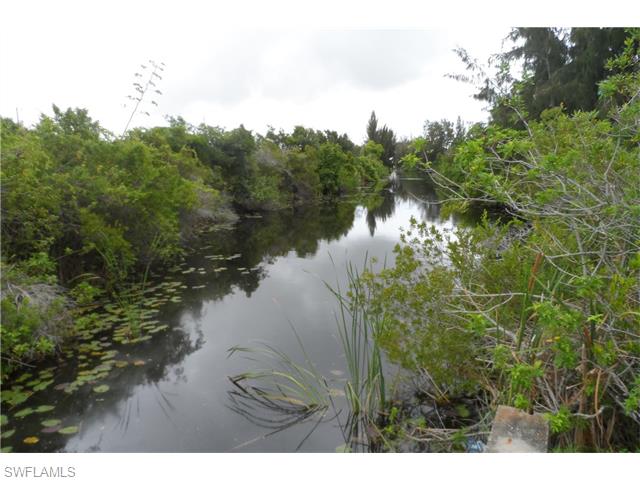 914 SW 11th PL, Cape Coral, FL 33991