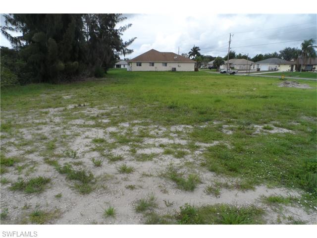 914 SW 11th PL, Cape Coral, FL 33991