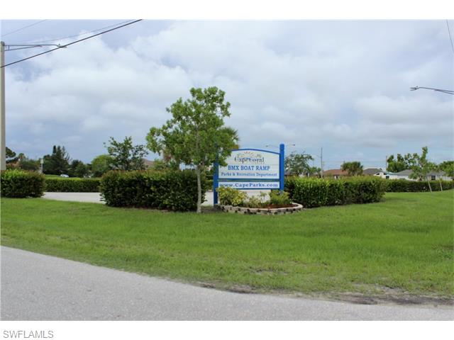 520 SW 15th ST, Cape Coral, FL 33991