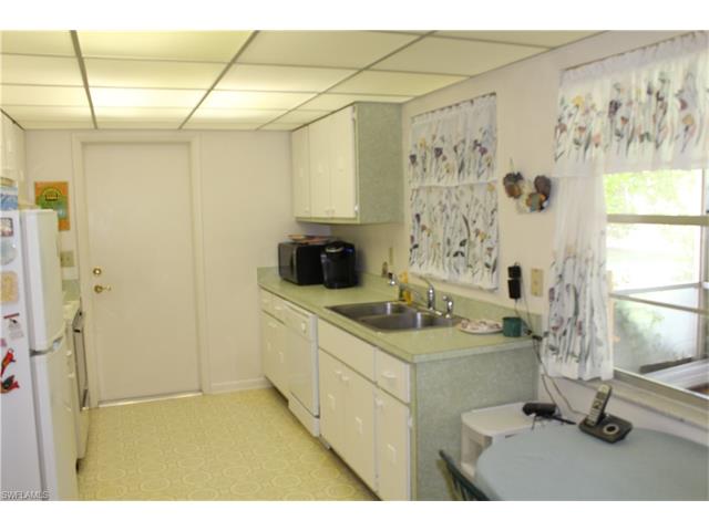 1305 SW 21st TER, Cape Coral, FL 33991