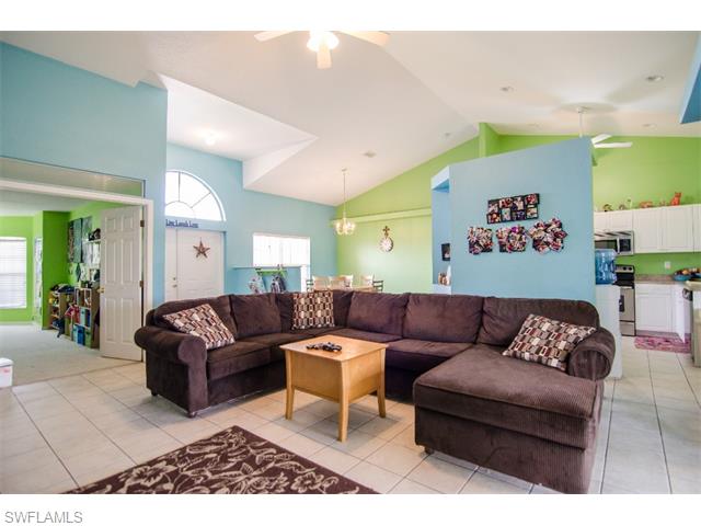 2909 NW 3rd TER, Cape Coral, FL 33993