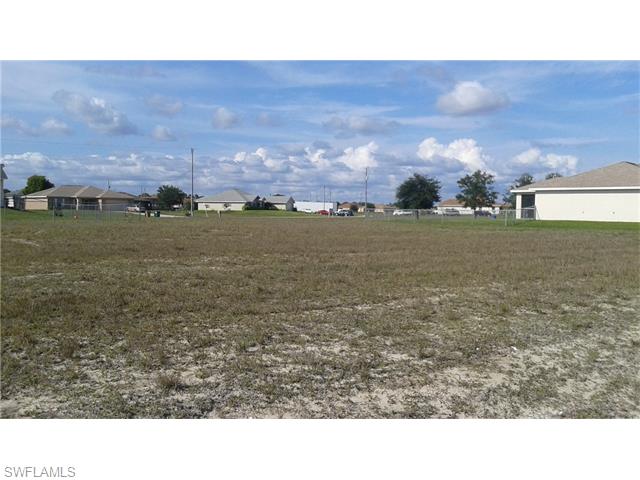 655 NW 29th TER, Cape Coral, FL 33993