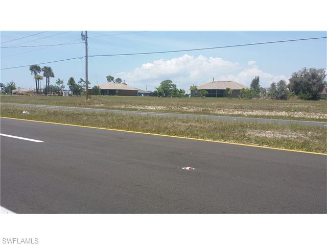 1012 Diplomat W, Cape Coral, FL 33993