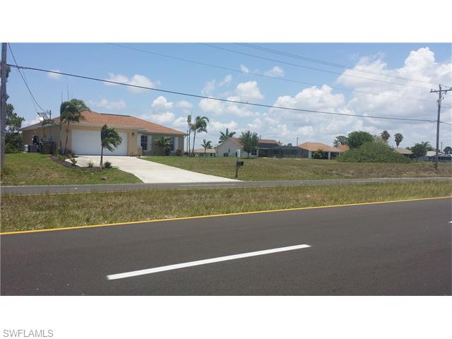 1012 Diplomat W, Cape Coral, FL 33993