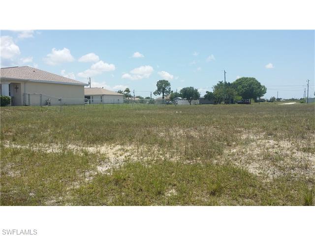 1012 Diplomat W, Cape Coral, FL 33993