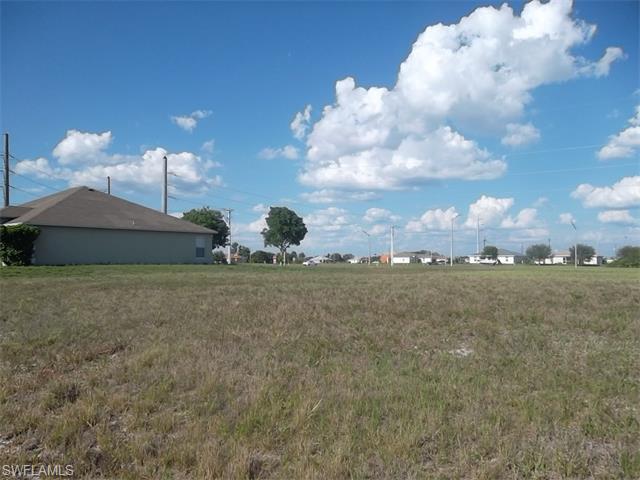2303 NW Juanita PL, Cape Coral, FL 33993