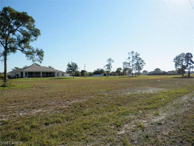 2231 Kismet PKY W, Cape Coral, FL 33993